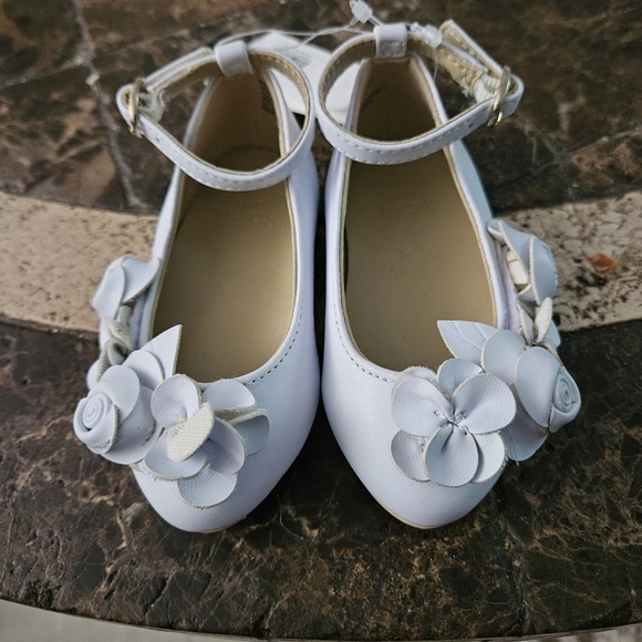 Janie and Jack White Floral Ankle Strap Dress Shoes Sz 6 NWT - Picture 2 of 6